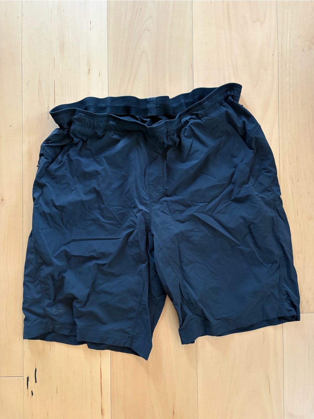 Men’s Arc’teryx shorts size large